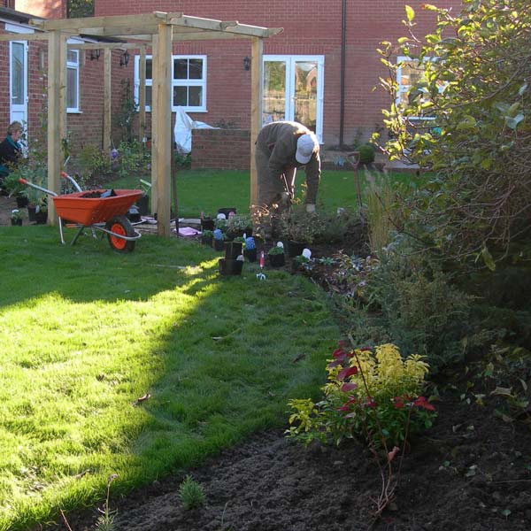 teaser image of garden maintenance